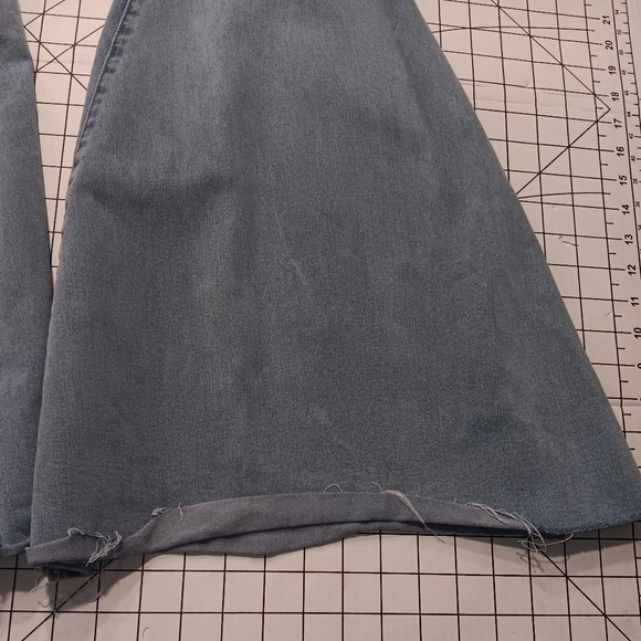 We The Free bell bottom wide Flare jeans, 29 waist 30.5" inseam, Great condition - Picture 3 of 6